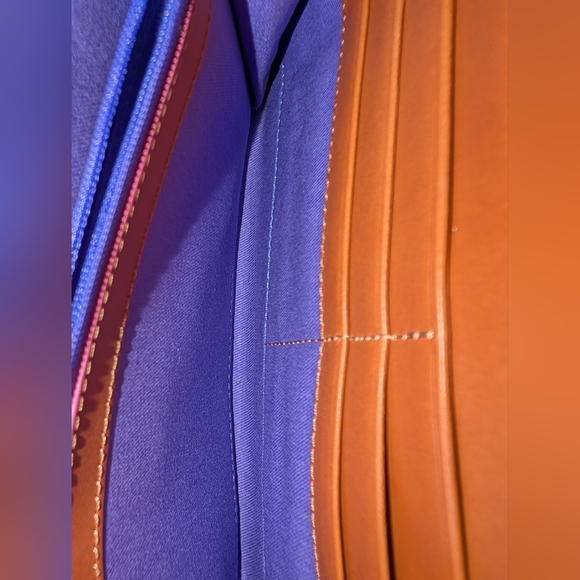 Brand NWOT Dooney & Bourke Disney "It's A Small World" Collaboration Wristlet - Picture 9 of 11